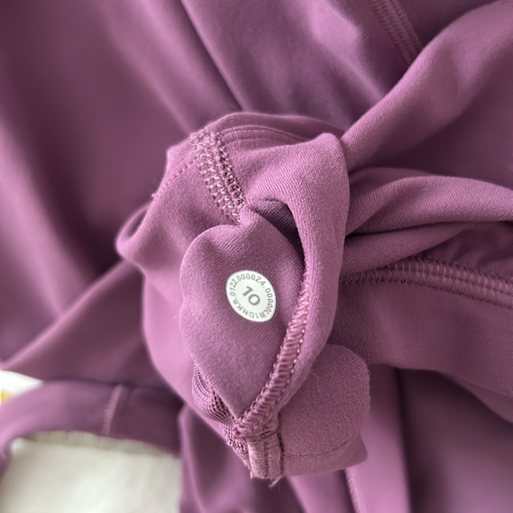 Lululemon - Picture 10 of 11